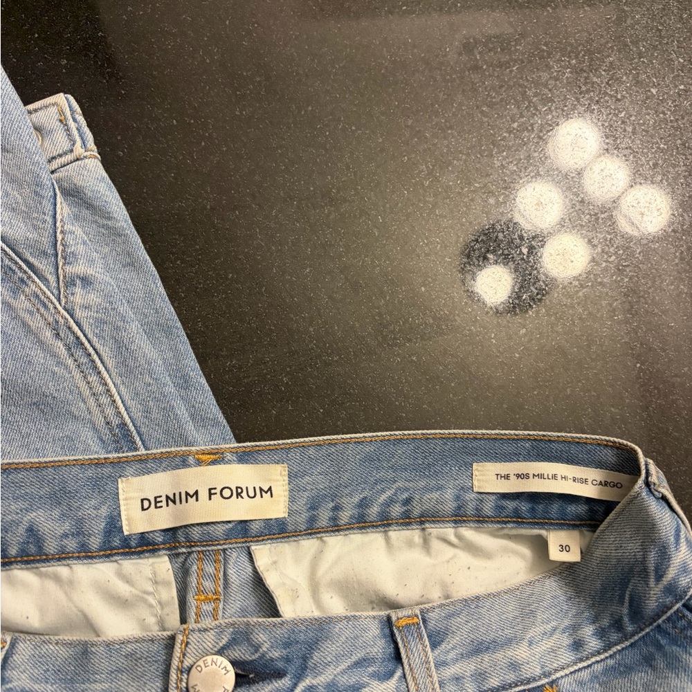 THE 9Os MILLIE HI-RISE CARGO - Denim Forum - Size 30 - Aritzia - Picture 2 of 4